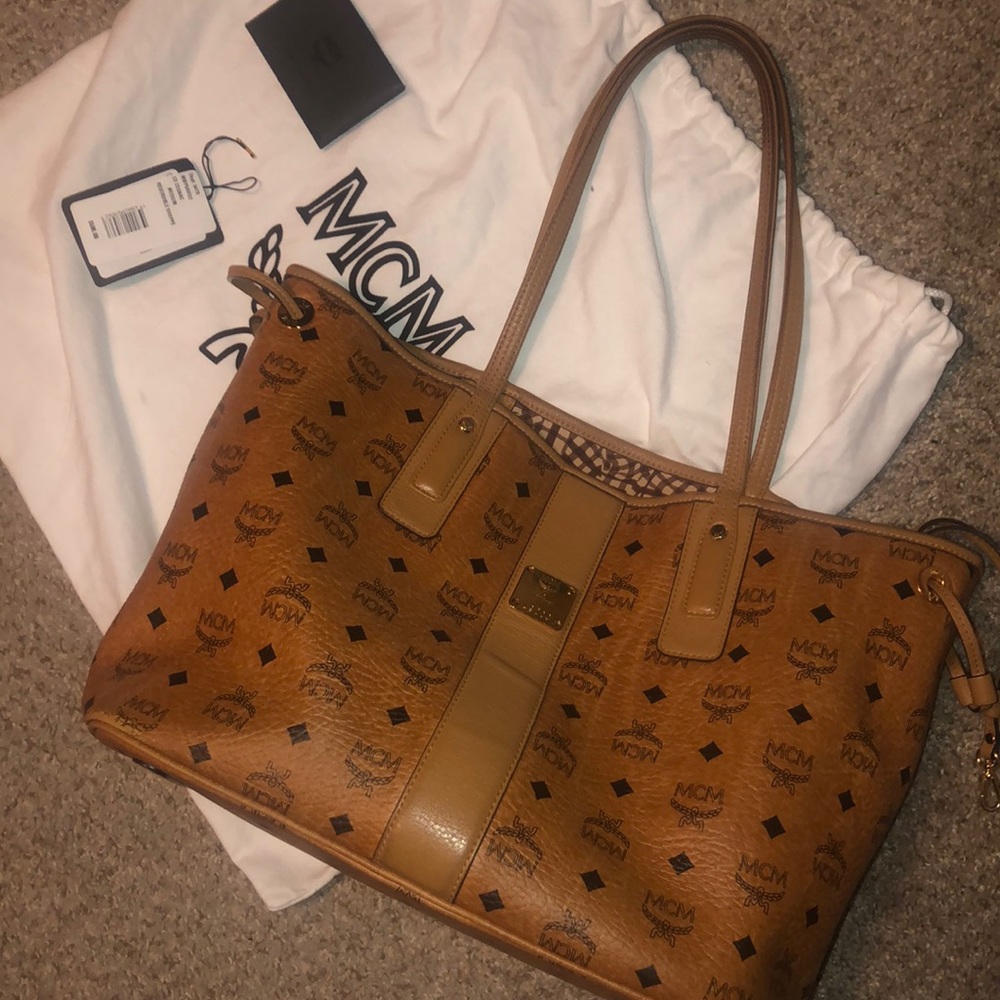 MCM LIZ REVERSIBLE SHOPPER